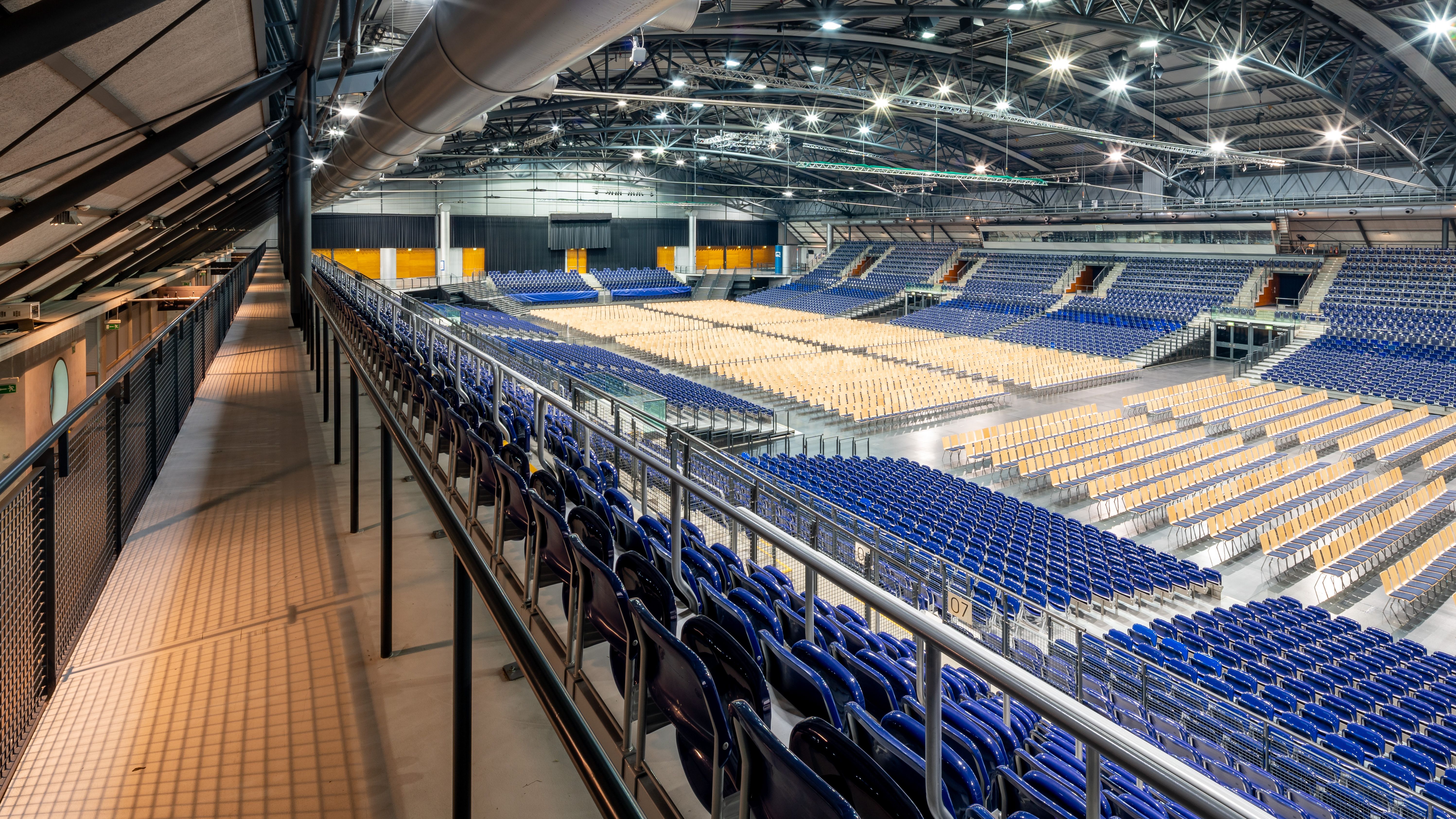 Bestuhlte Innenansicht der ARENA ohne Gäste. 