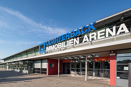 Das Gebäude der QUARTERBACK Immobilien ARENA. 