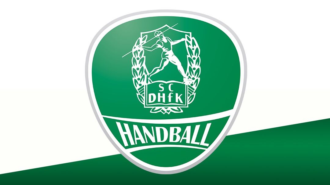 Das Logo des SC DHfK Handball ist zu sehen, dahinter ist eine grüne Schräge. 