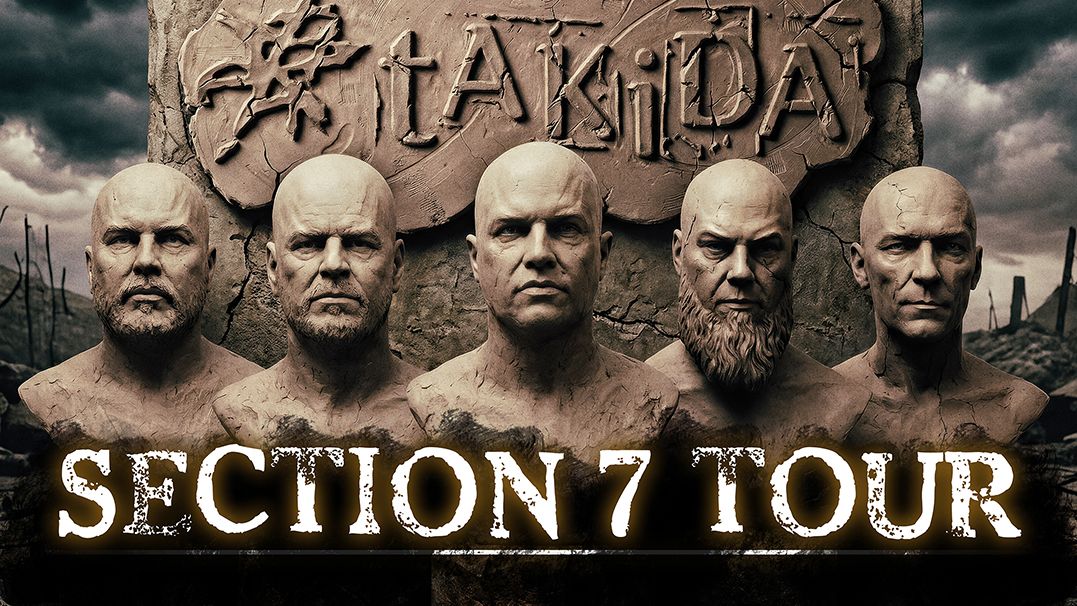 Grafik für das Konzert in der QUARTERBACK Immobilien ARENA mit Datum (15.01.2027) und Titel der Tour (Section 7 Tour). Im oberen Bereich sind fünf braune Büsten zu sehen. Hinter den Büsten ist im Stil ein Grabstein zu sehen, auf dem tAKiDA steht. 